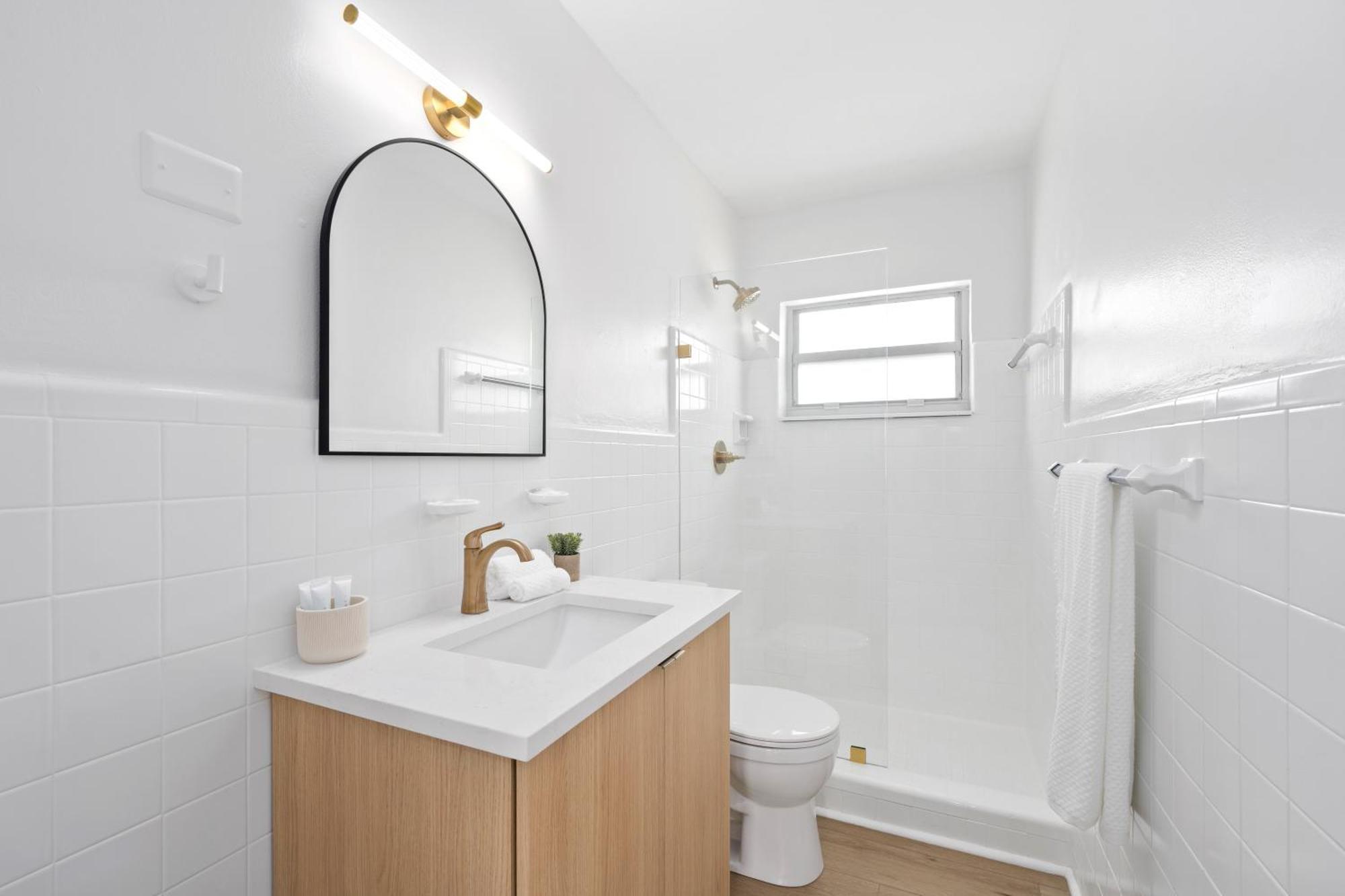 M Lake Worth Beach - Modern Villas Near West Palm Beach, Chic Retro Vibes, King Bed, Cozy Backyard, Bbq, Workspace, High-Speed Internet, Free Parking, 5 Minutes To Downtown & Beach Extérieur photo