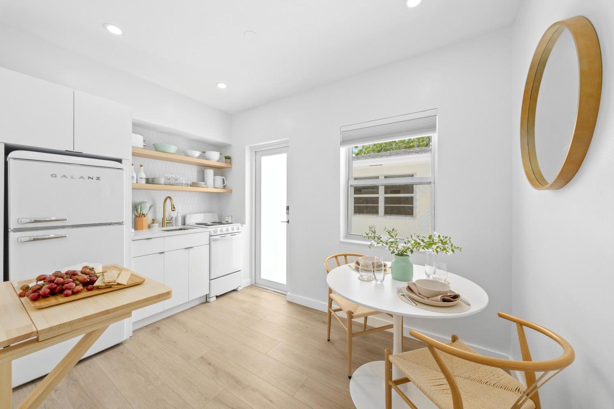 M Lake Worth Beach - Modern Villas Near West Palm Beach, Chic Retro Vibes, King Bed, Cozy Backyard, Bbq, Workspace, High-Speed Internet, Free Parking, 5 Minutes To Downtown & Beach Extérieur photo