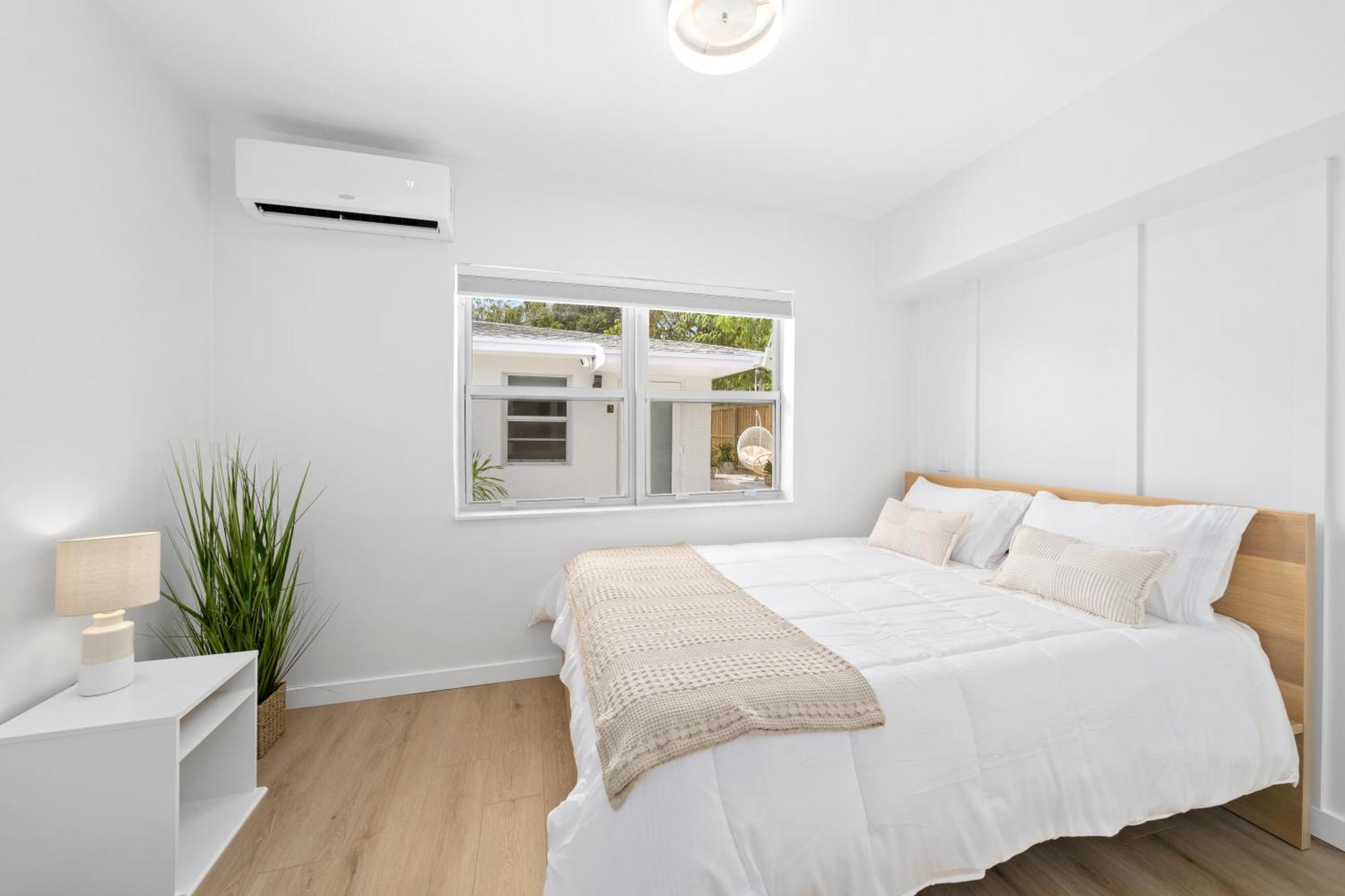 M Lake Worth Beach - Modern Villas Near West Palm Beach, Chic Retro Vibes, King Bed, Cozy Backyard, Bbq, Workspace, High-Speed Internet, Free Parking, 5 Minutes To Downtown & Beach Extérieur photo