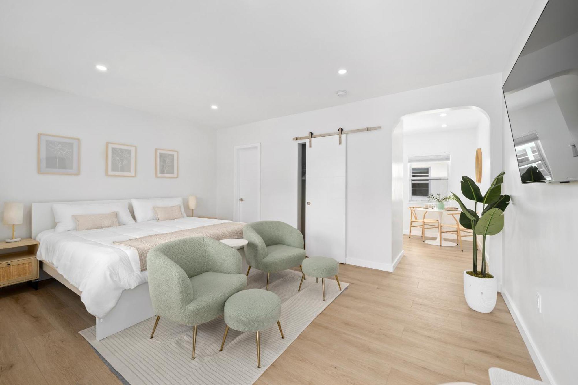 M Lake Worth Beach - Modern Villas Near West Palm Beach, Chic Retro Vibes, King Bed, Cozy Backyard, Bbq, Workspace, High-Speed Internet, Free Parking, 5 Minutes To Downtown & Beach Extérieur photo